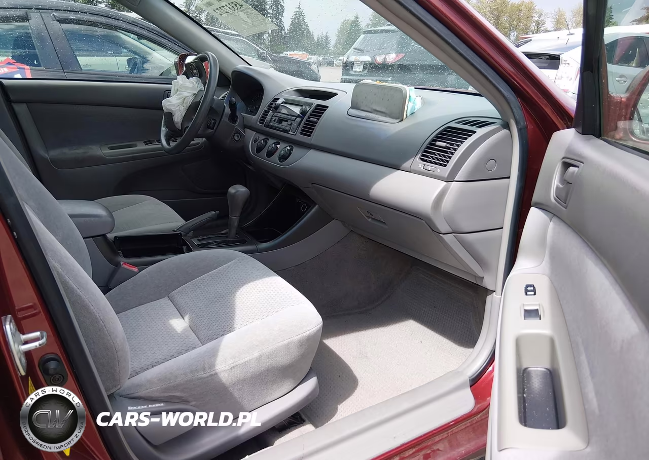 2002 Toyota Camry Le VIN:4T1BE30K62U575885 - 5