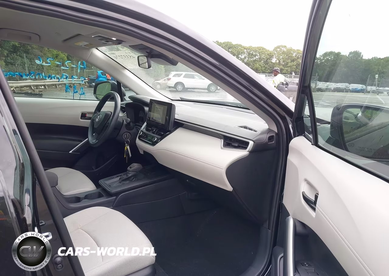 2026 Toyota Corolla Cross L VIN:7MUAAAAG6TV171037 - 5