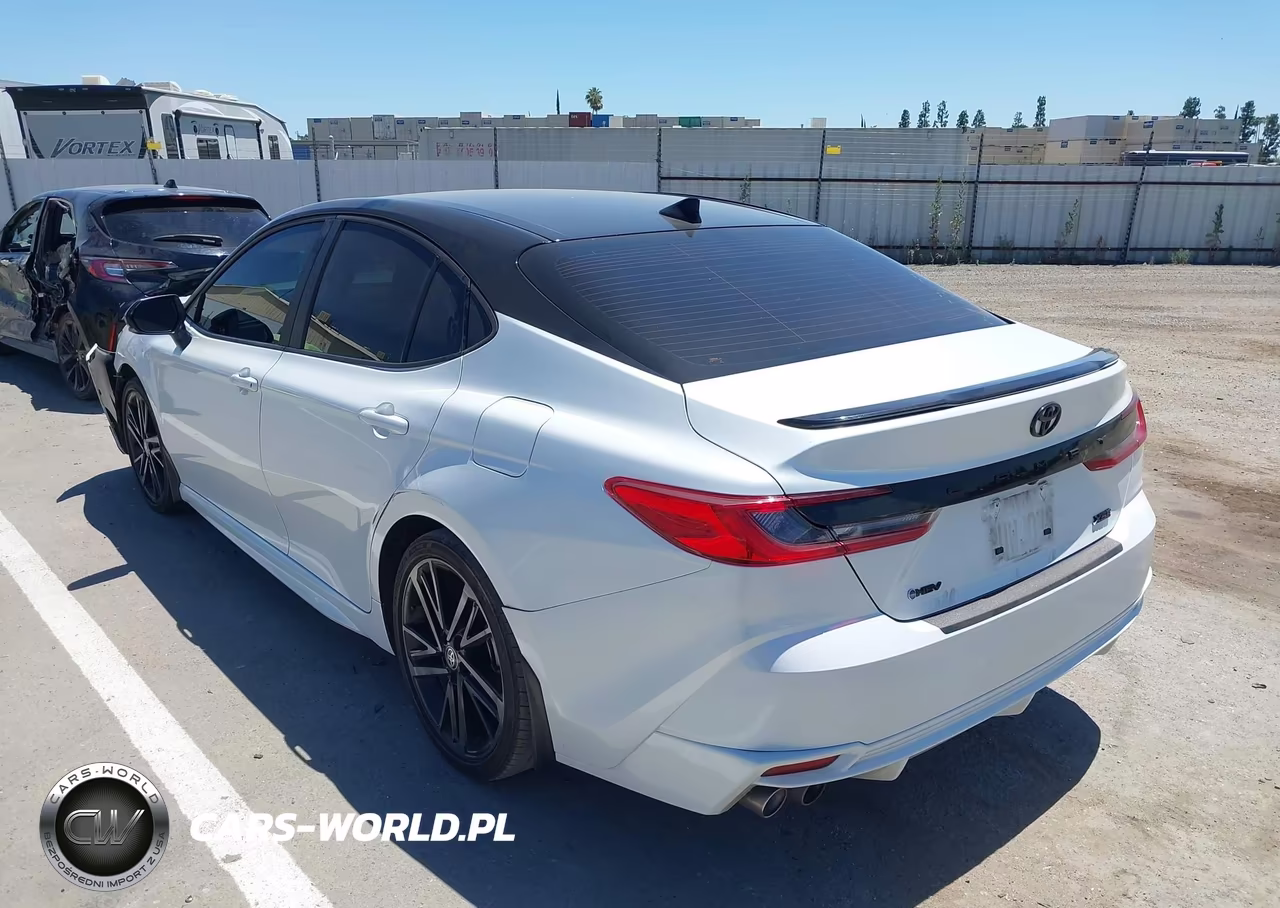2025 Toyota Camry Xse VIN:4T1DAACK6SU183297 - 3