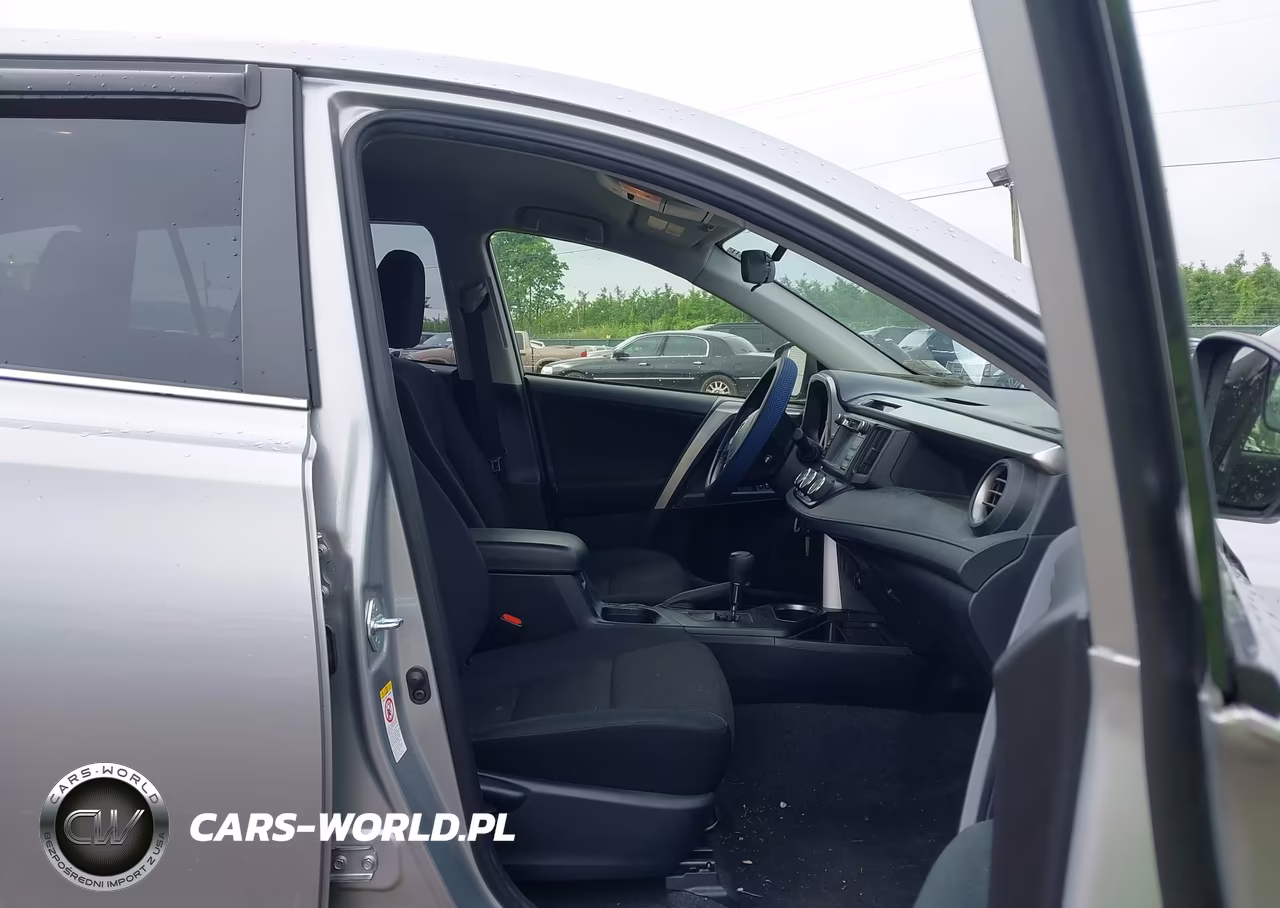 2018 Toyota Rav4 Le VIN:JTMBFREV8JJ259895 - 5
