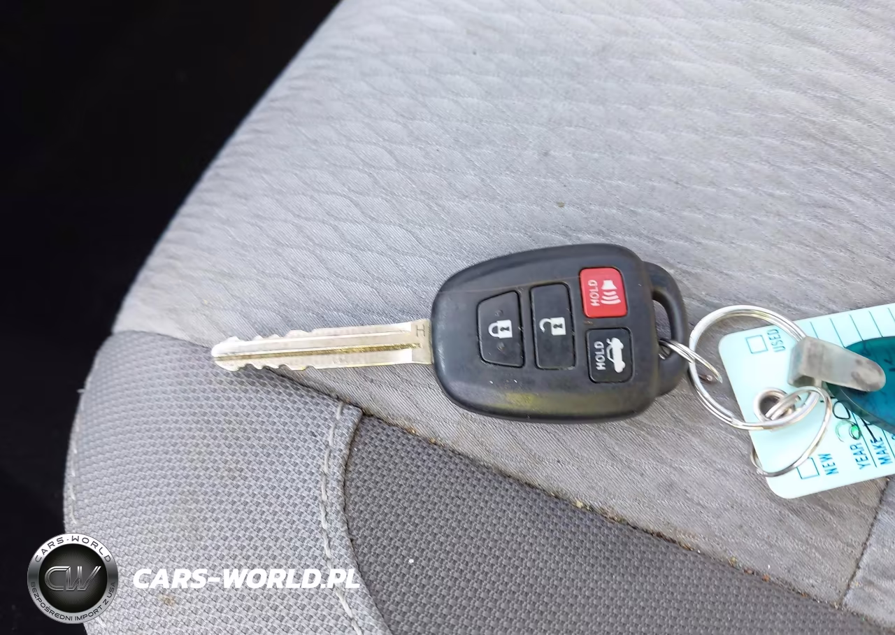 2018 Toyota Corolla Le VIN:2T1BURHE1JC980461 - 11
