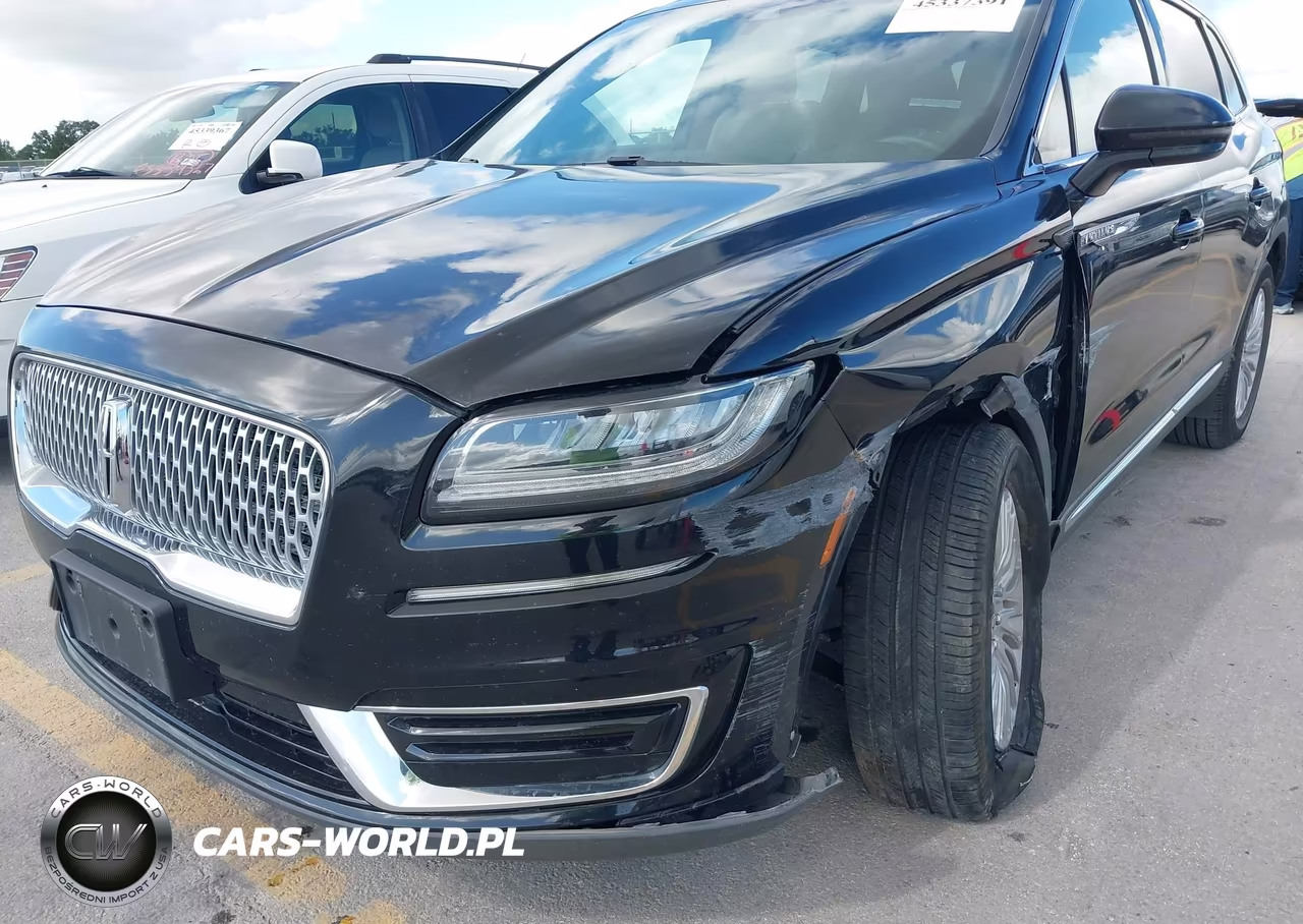 2019 Lincoln Nautilus Standard VIN:2LMPJ6J90KBL65985 - 18