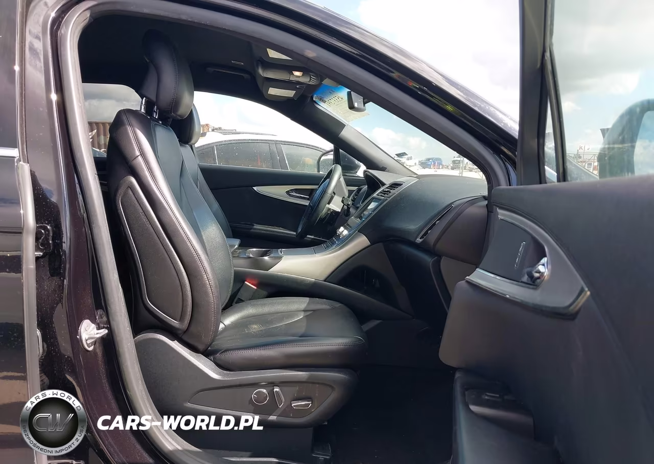 2019 Lincoln Nautilus Standard VIN:2LMPJ6J90KBL65985 - 5