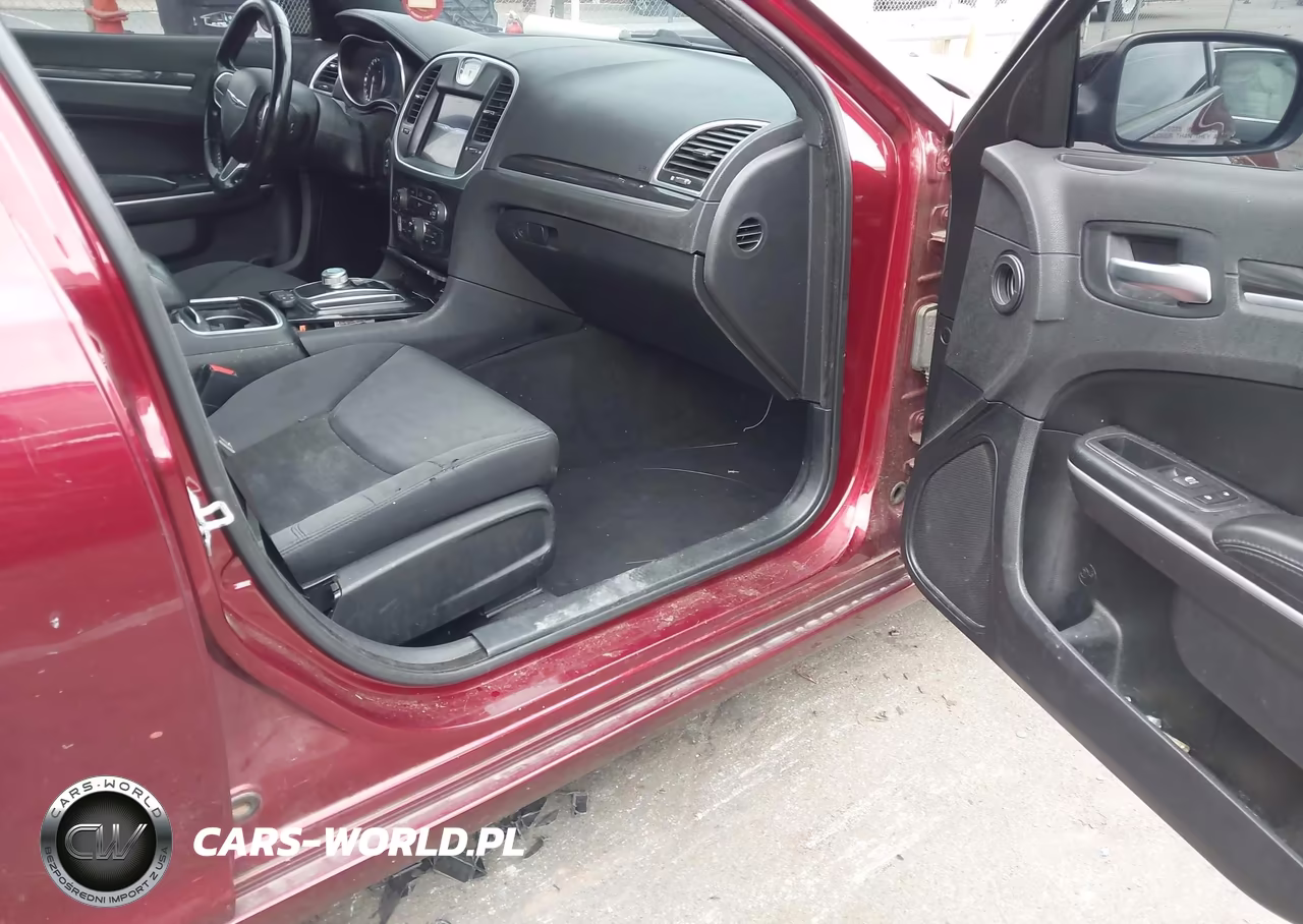 2019 Chrysler 300 Touring VIN:2C3CCAAG5KH612266 - 5