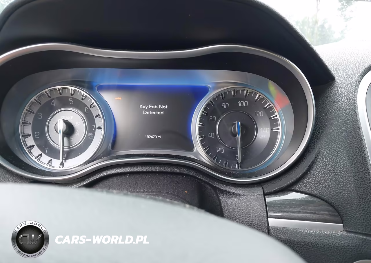 2019 Chrysler 300 Touring VIN:2C3CCAAG5KH612266 - 7