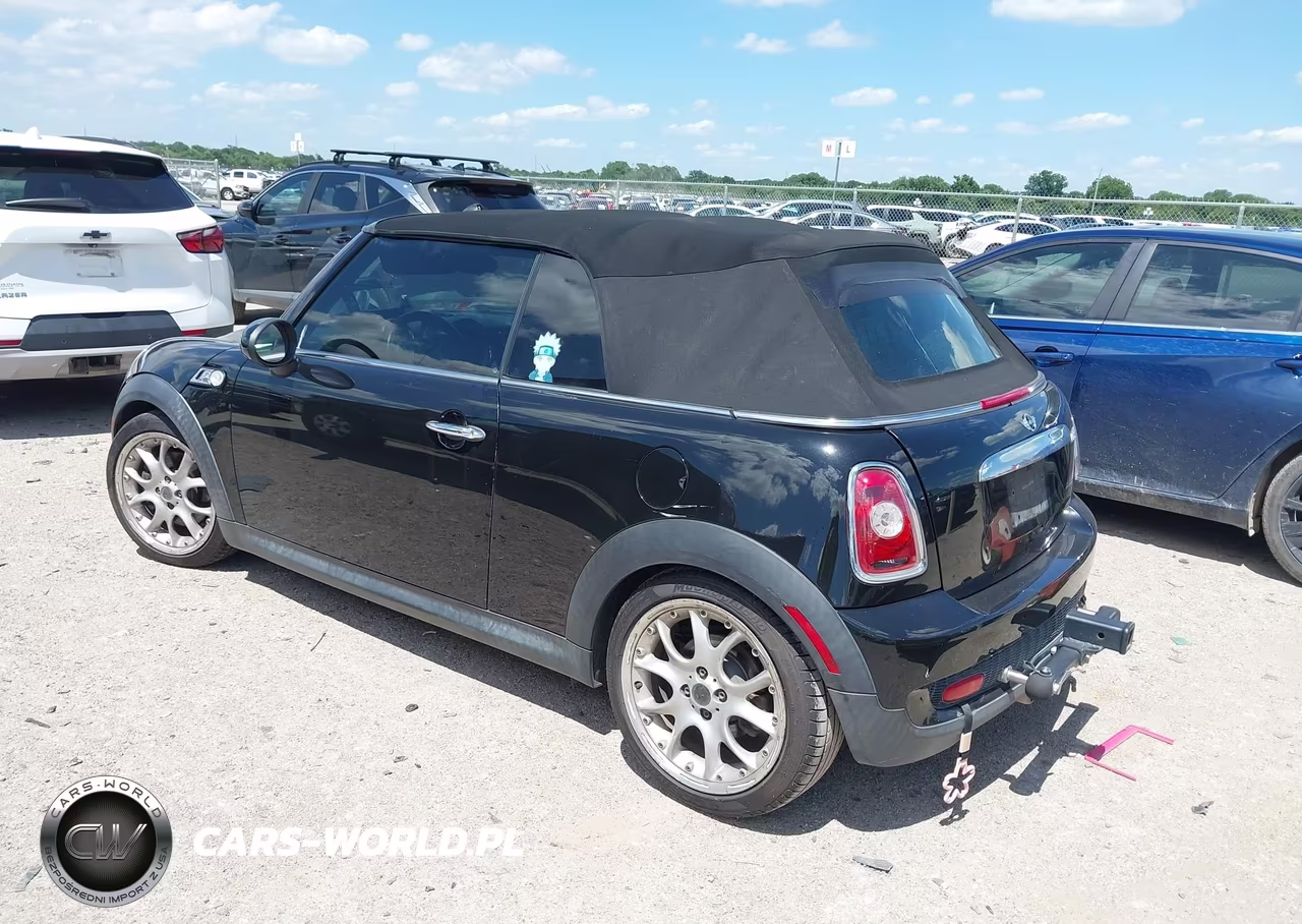 2009 Mini Cooper S VIN:WMWMS335X9TY07543 - 3