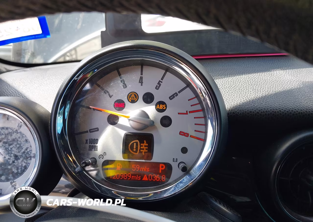 2009 Mini Cooper S VIN:WMWMS335X9TY07543 - 7