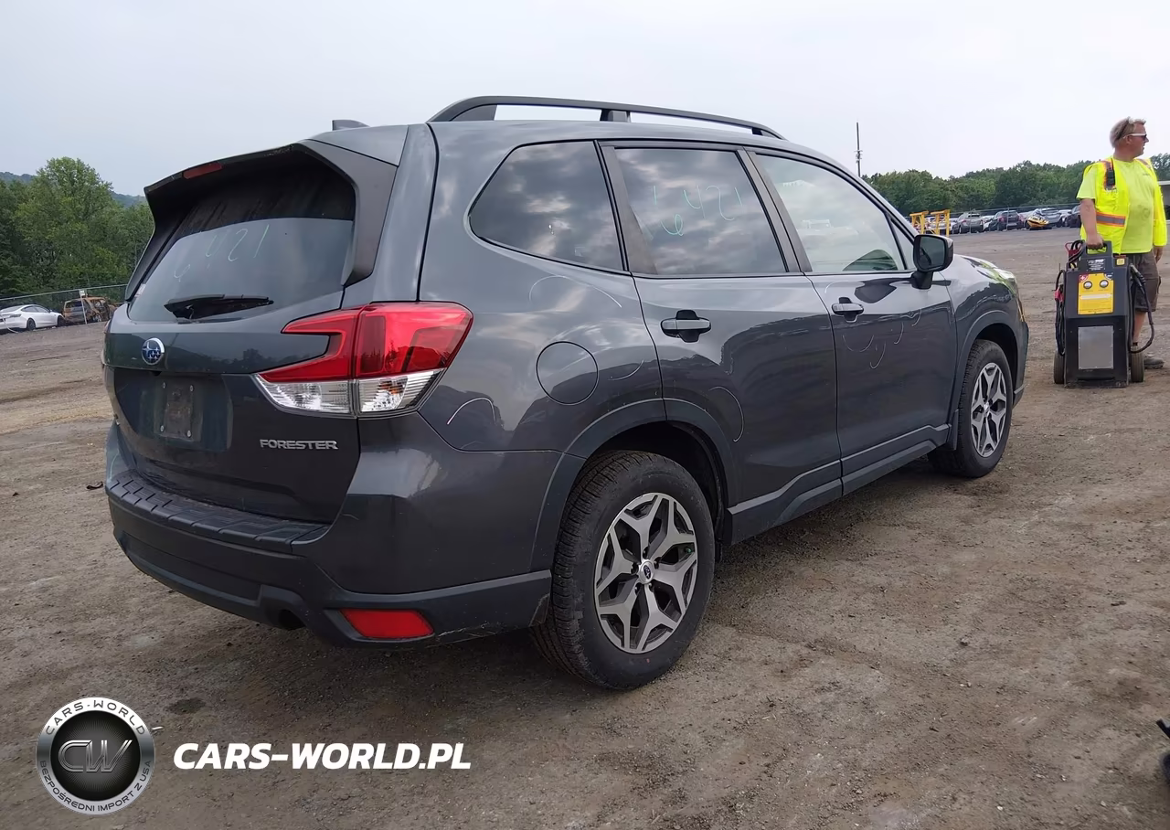 2021 Subaru Forester Premium VIN:JF2SKAJC8MH440431 - 4