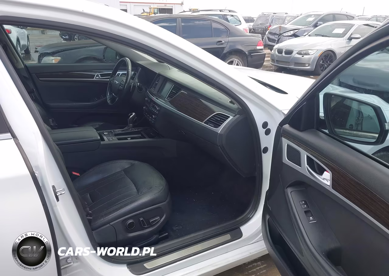 2015 Hyundai Genesis 3.8 VIN:KMHGN4JE4FU041682 - 5