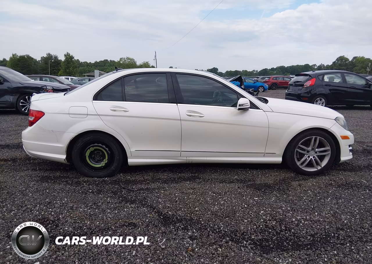 2014 Mercedes-Benz C 250 Sport VIN:WDDGF4HB3ER308766 - 13