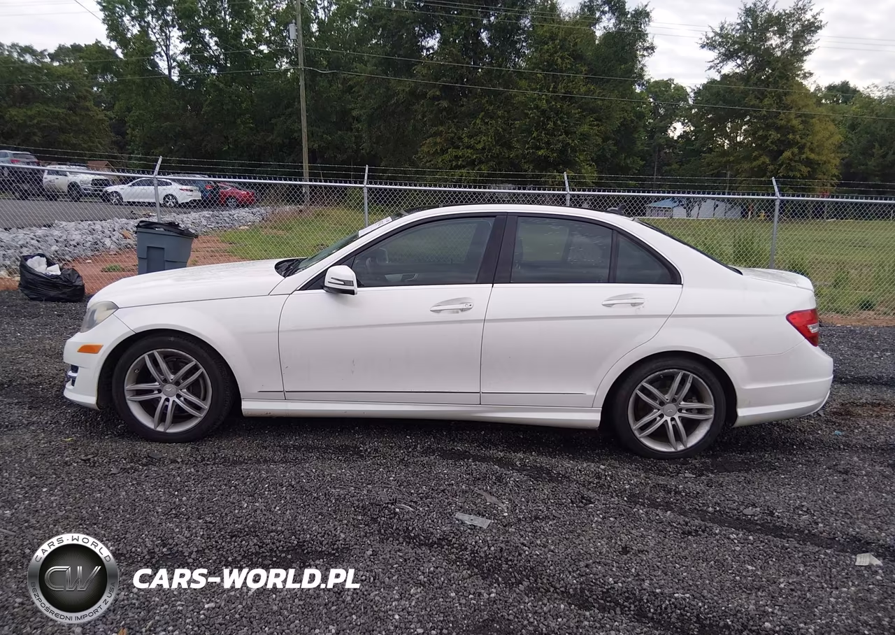 2014 Mercedes-Benz C 250 Sport VIN:WDDGF4HB3ER308766 - 14