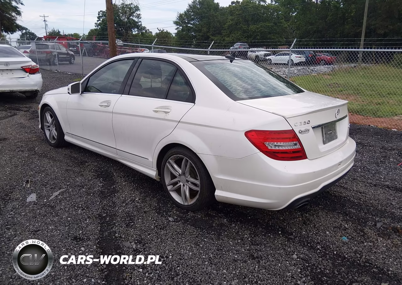 2014 Mercedes-Benz C 250 Sport VIN:WDDGF4HB3ER308766 - 3