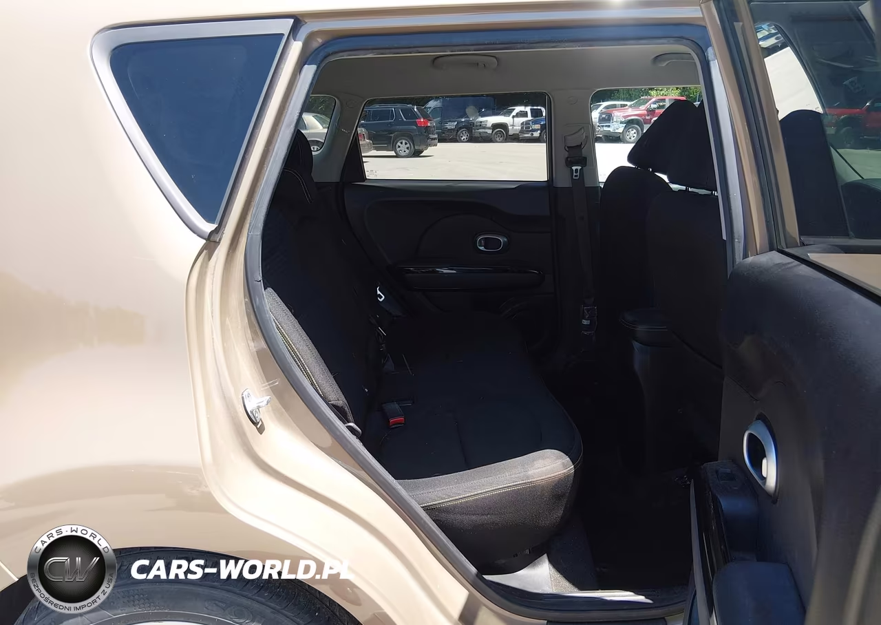 2015 Kia Soul + VIN:KNDJP3A51F7156303 - 8