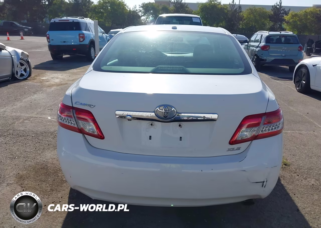 2011 Toyota Camry Xle VIN:4T4BF3EK2BR108880 - 16