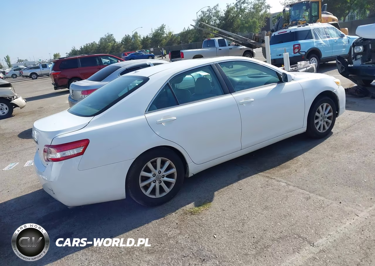 2011 Toyota Camry Xle VIN:4T4BF3EK2BR108880 - 4