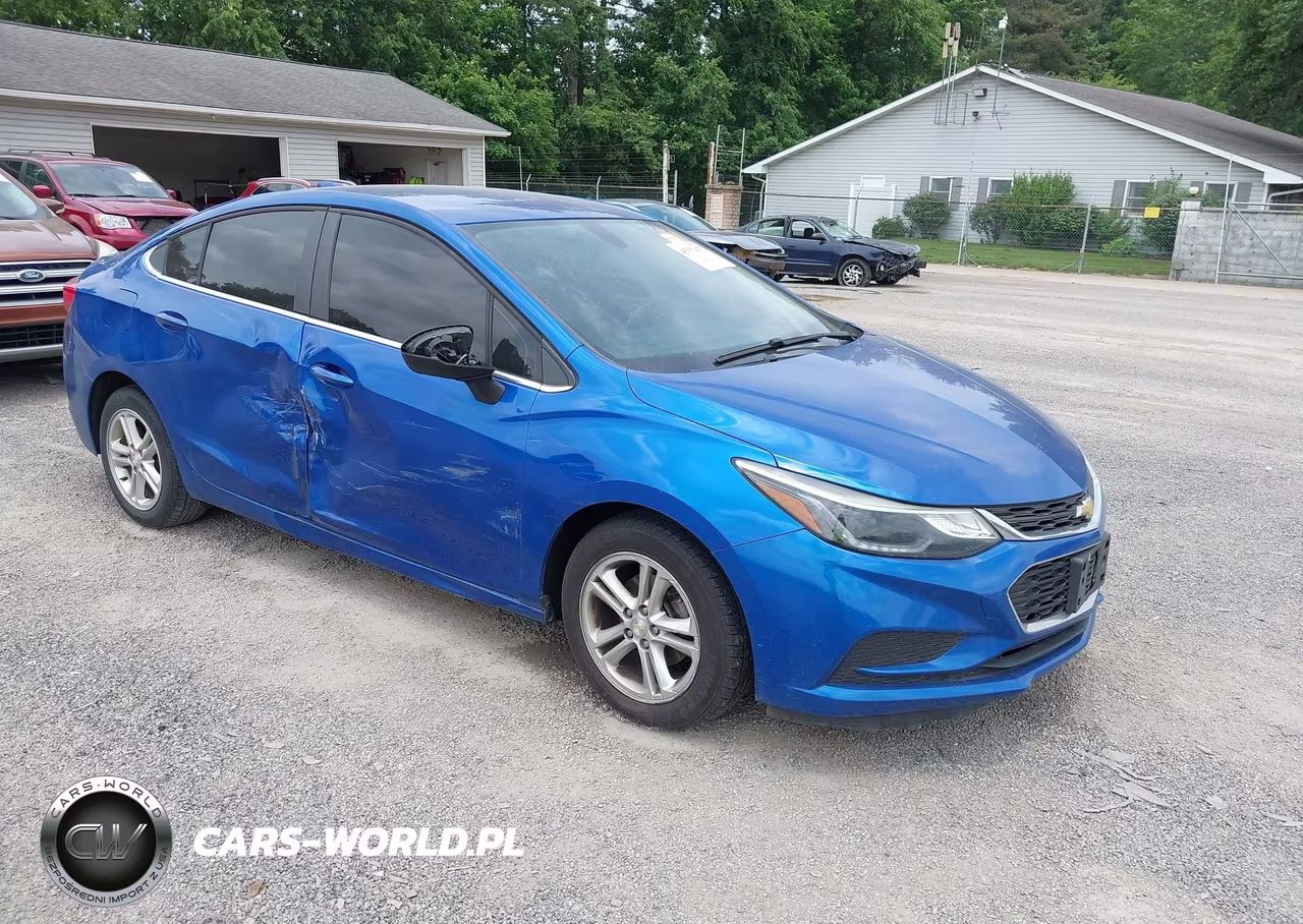 2017 Chevrolet Cruze Lt Auto – zdjęcie 1 z 18