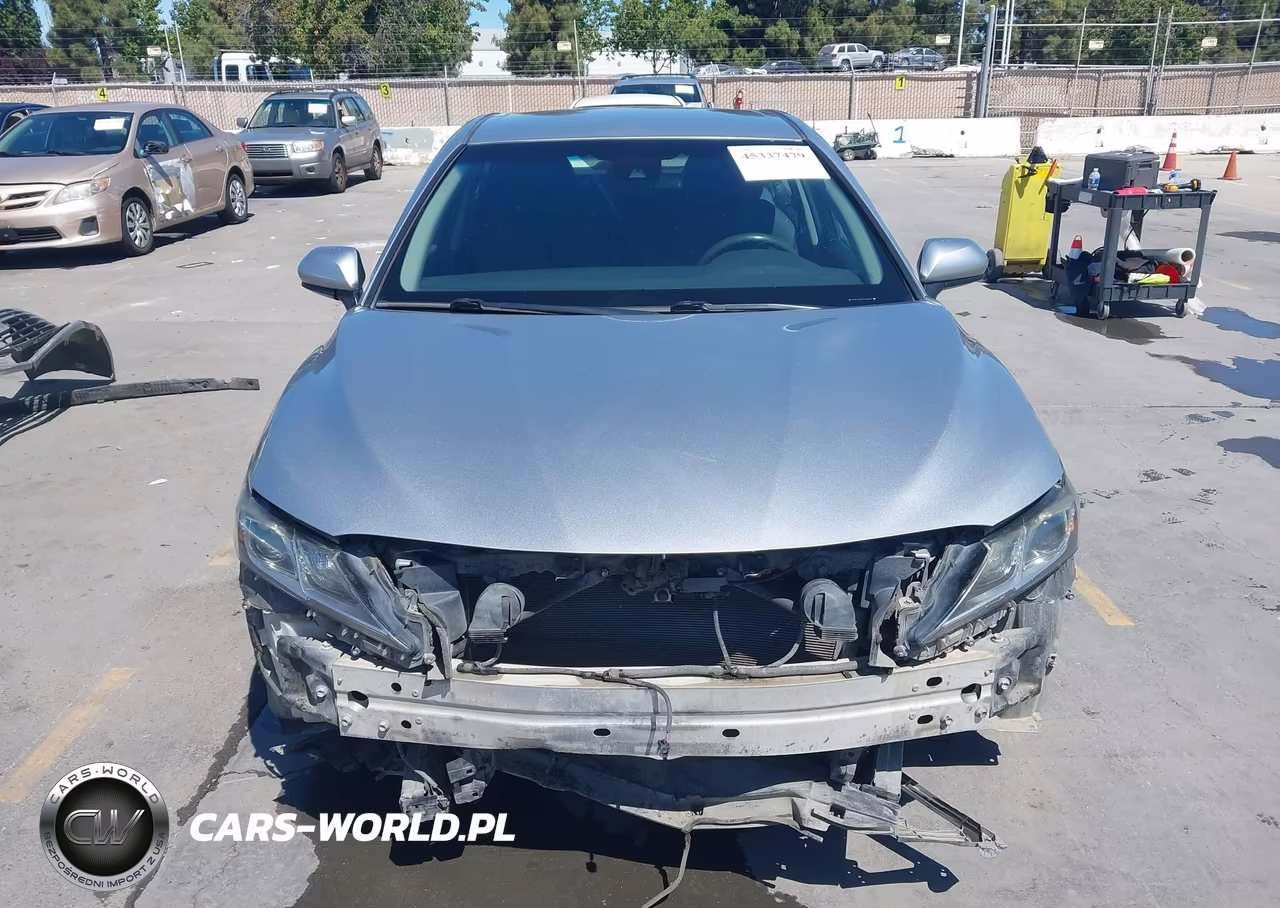 2018 Toyota Camry Le VIN:4T1B11HK4JU073749 - 13