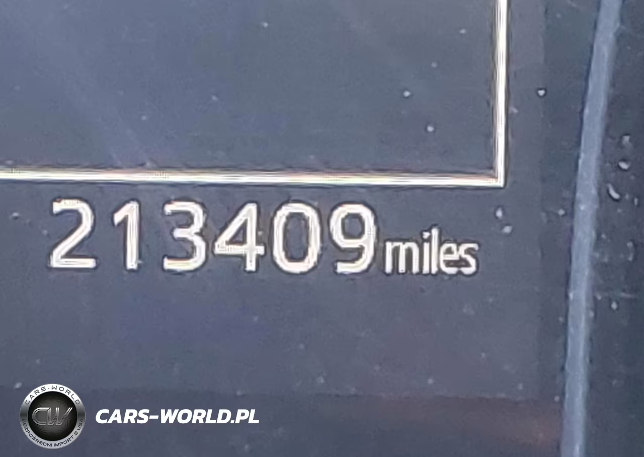 2018 Toyota Camry Le VIN:4T1B11HK4JU073749 - 16