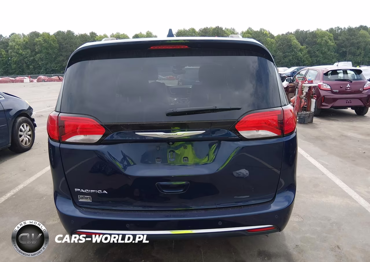 2017 Chrysler Pacifica Touring-L VIN:2C4RC1BG5HR610038 - 16