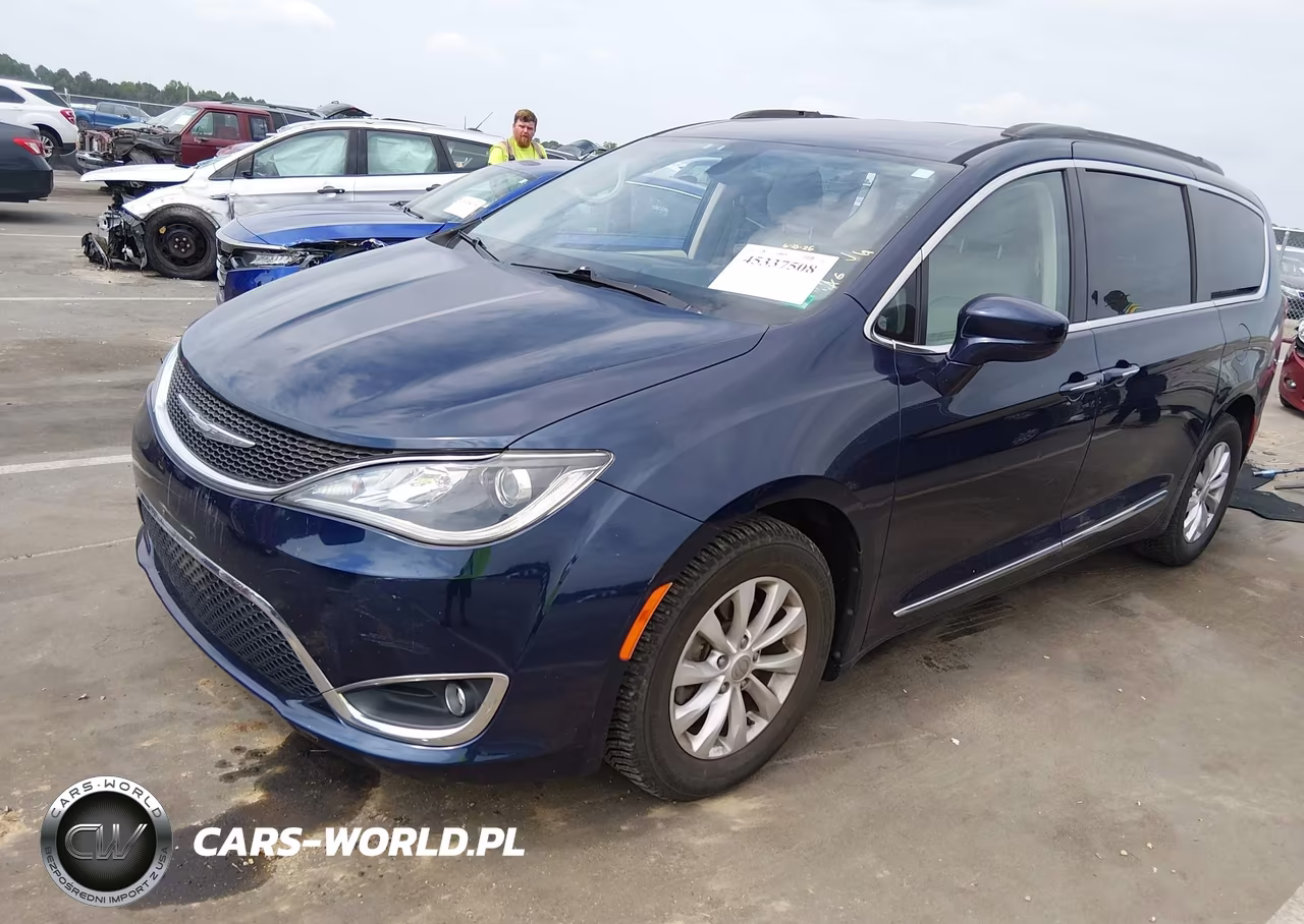 2017 Chrysler Pacifica Touring-L VIN:2C4RC1BG5HR610038 - 2