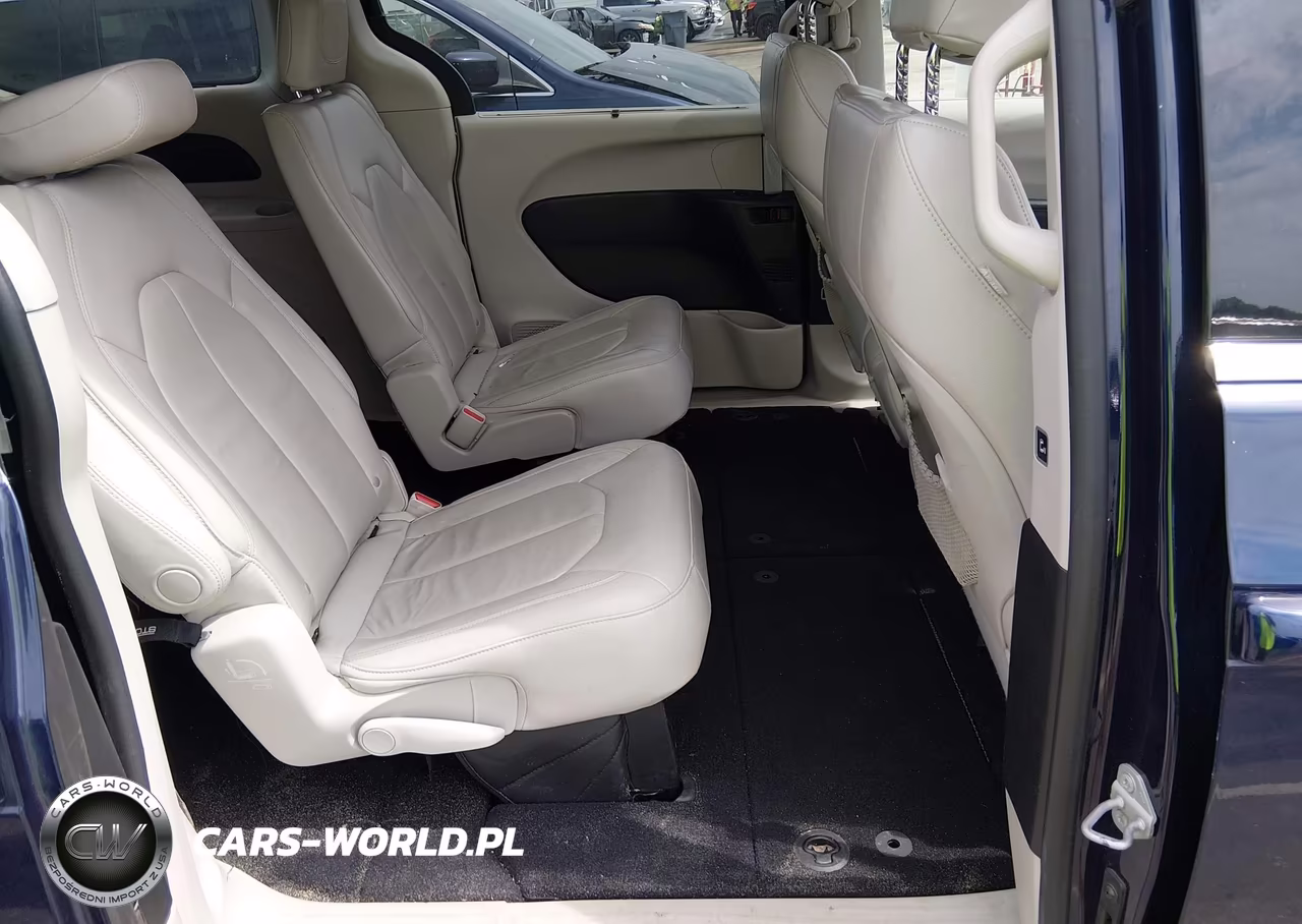 2017 Chrysler Pacifica Touring-L VIN:2C4RC1BG5HR610038 - 8