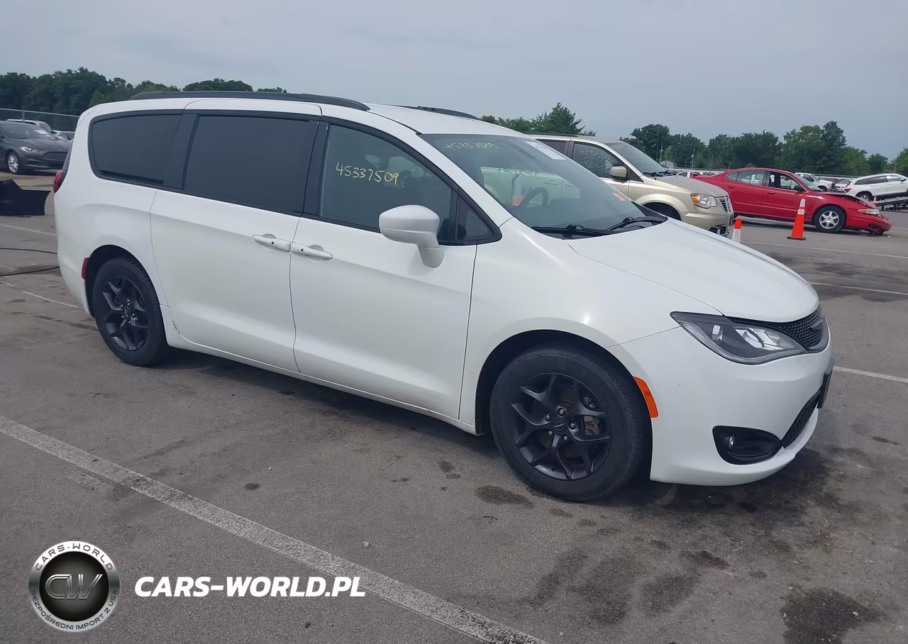2018 Chrysler Pacifica Touring L – zdjęcie 1 z 16