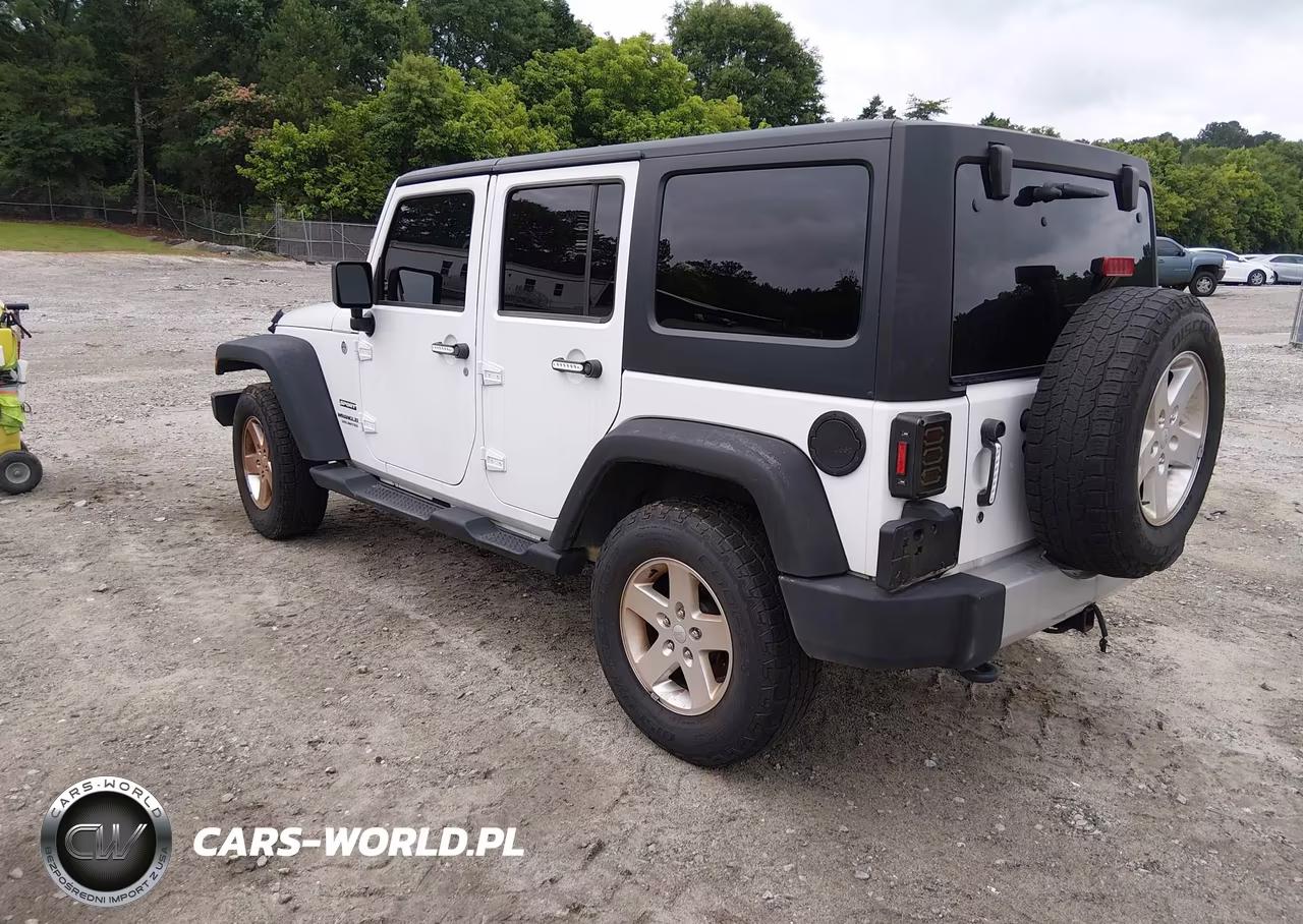 2013 Jeep Wrangler Unlimited Sport VIN:1C4HJWDG3DL502158 - 3