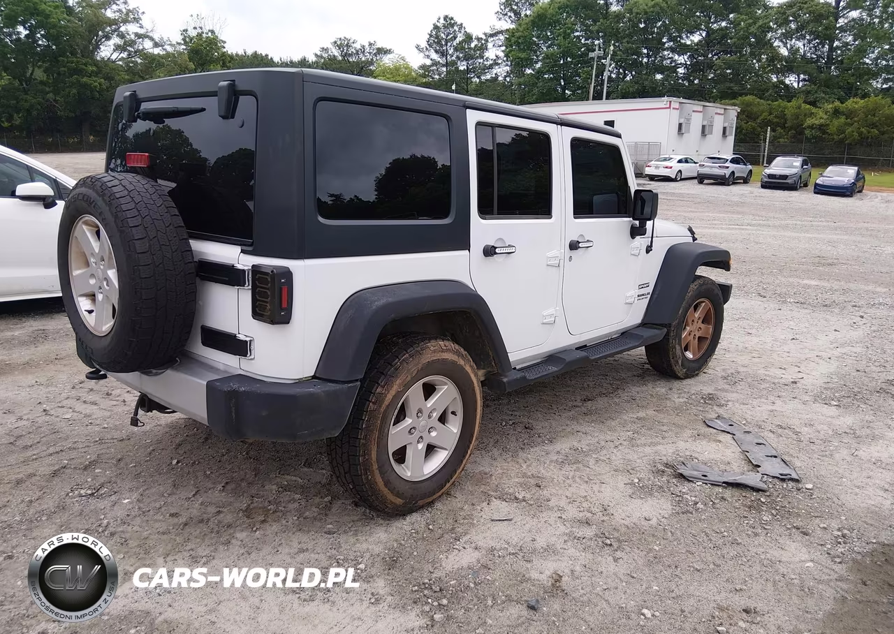2013 Jeep Wrangler Unlimited Sport VIN:1C4HJWDG3DL502158 - 4