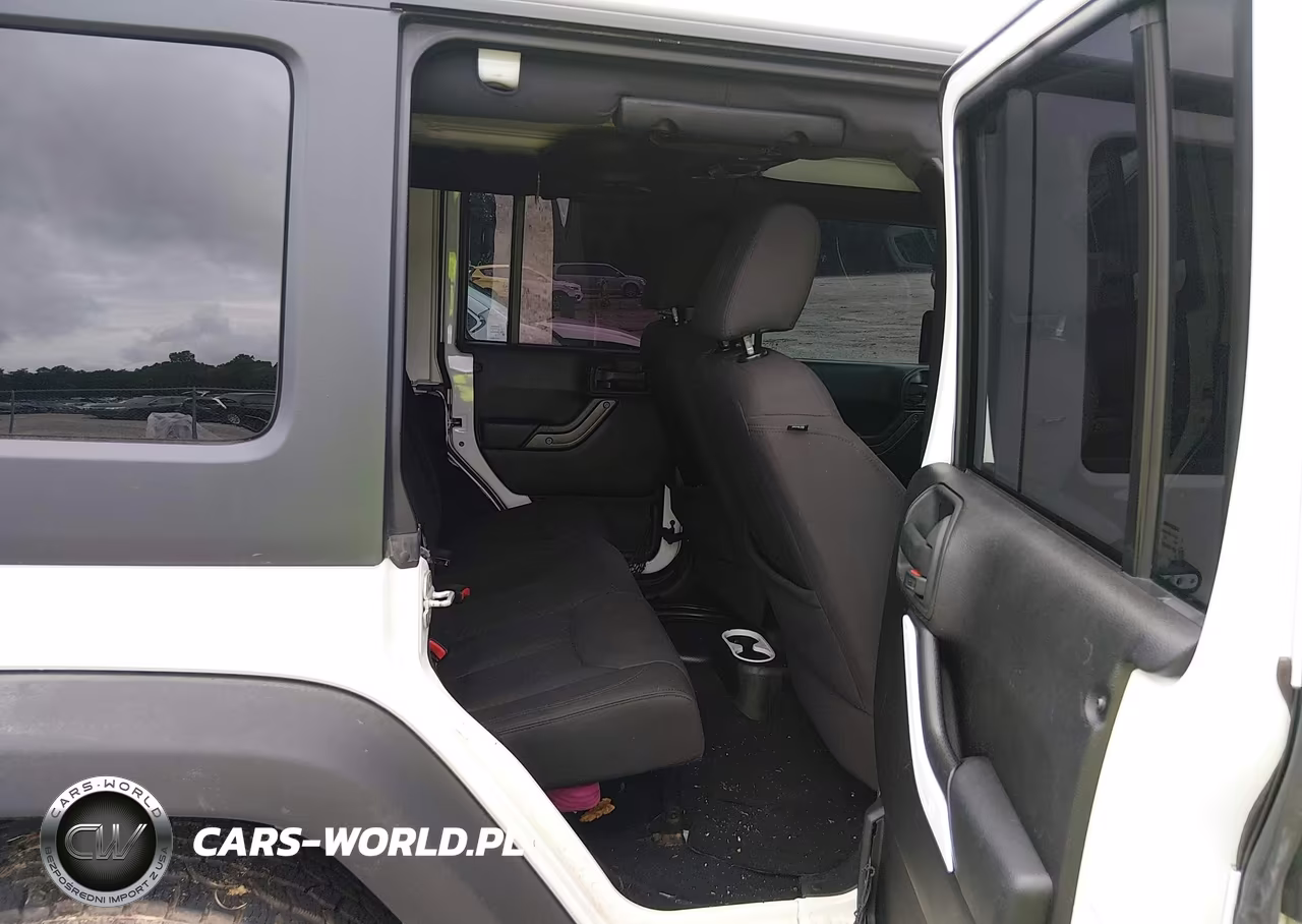 2013 Jeep Wrangler Unlimited Sport VIN:1C4HJWDG3DL502158 - 8
