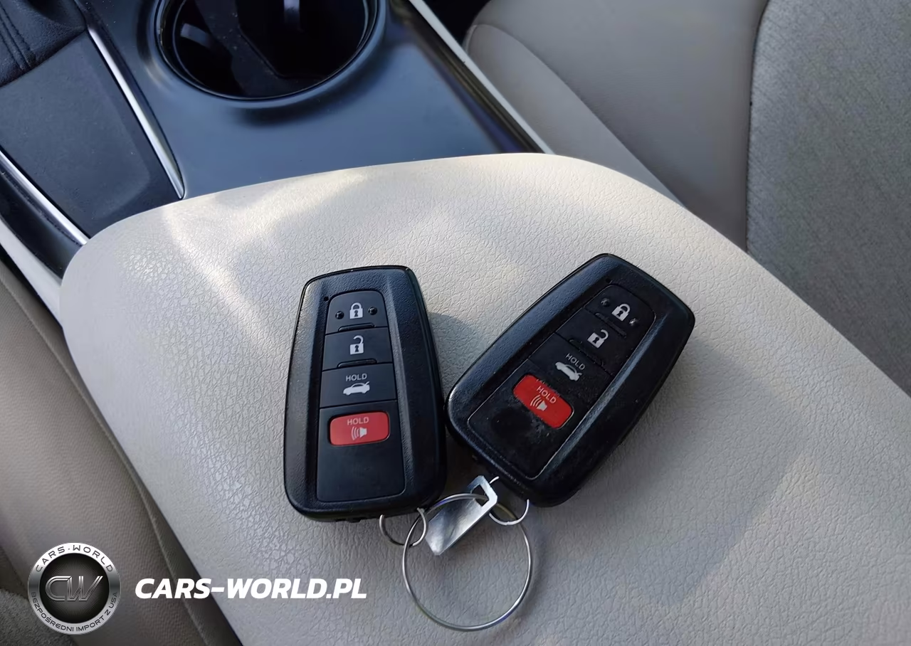 2020 Toyota Camry Le VIN:4T1L11AK6LU376016 - 11
