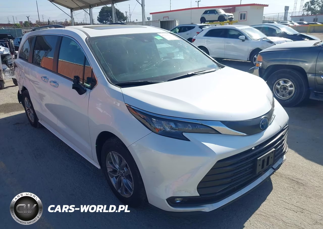 2025 Toyota Sienna Xle – zdjęcie 1 z 16