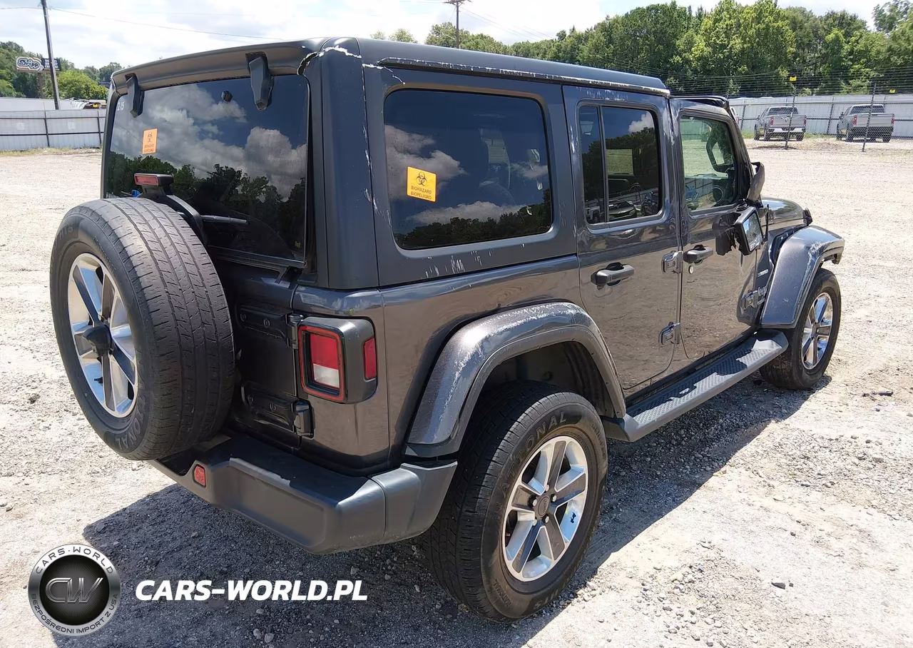 2020 Jeep Wrangler Unlimited Sahara 4X4 VIN:1C4HJXEN5LW114719 - 4