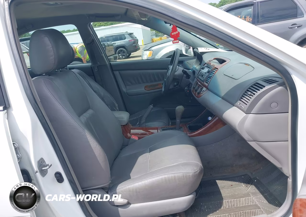 2004 Toyota Camry Le V6 VIN:4T1BF32K34U063238 - 5