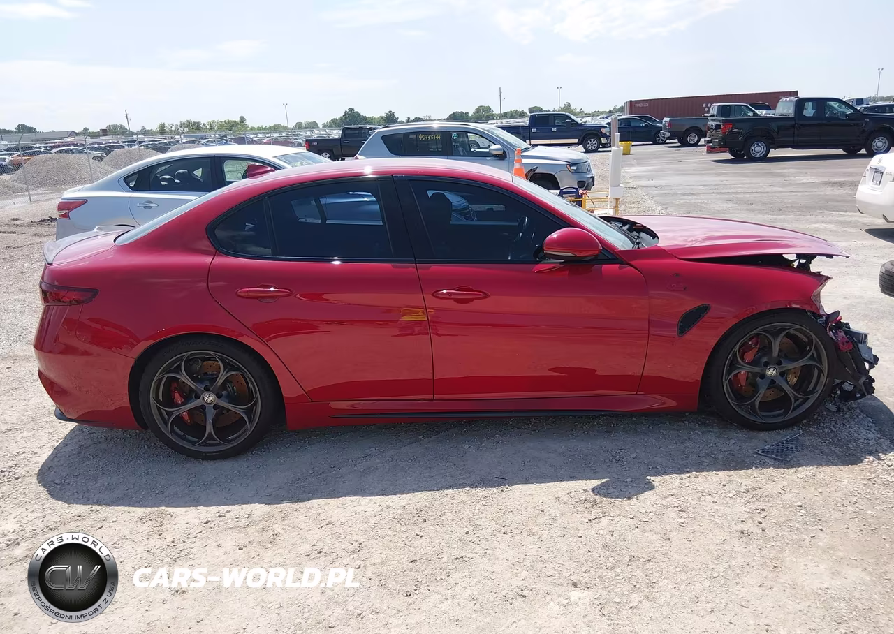 2018 Alfa Romeo Giulia Quadrifoglio Rwd VIN:ZARFAEAV2J7575634 - 13
