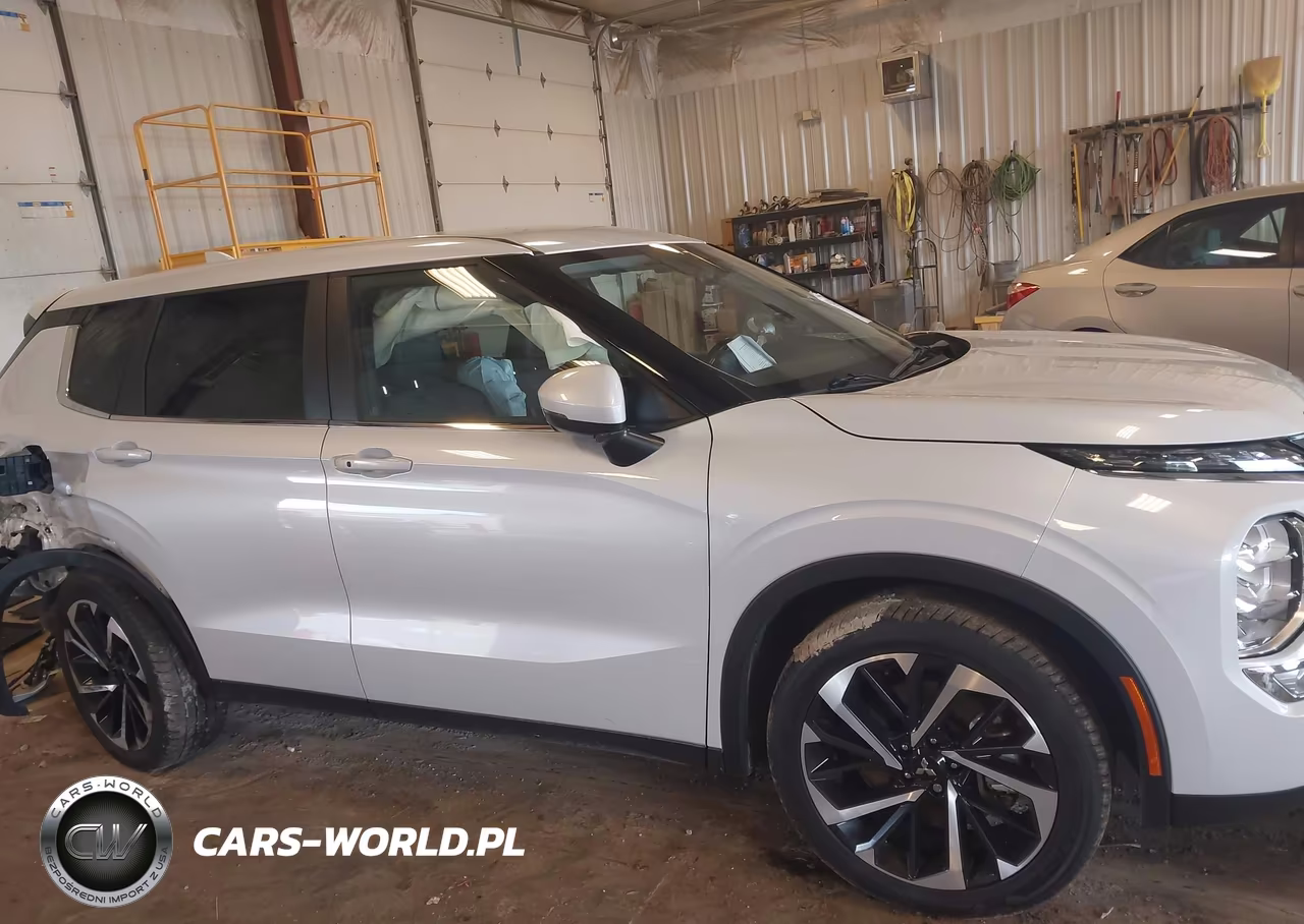 2024 Mitsubishi Outlander Se 2.5 S-Awc-Se Black Edition S-Awc-Se Black Edition W-Pano Roof S-Awc-Se Ralliart S-Awc VIN:JA4J4VA8XRZ077021 - 13