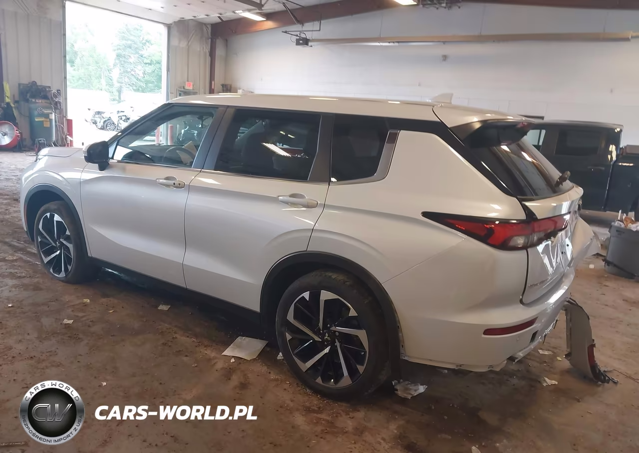 2024 Mitsubishi Outlander Se 2.5 S-Awc-Se Black Edition S-Awc-Se Black Edition W-Pano Roof S-Awc-Se Ralliart S-Awc VIN:JA4J4VA8XRZ077021 - 3