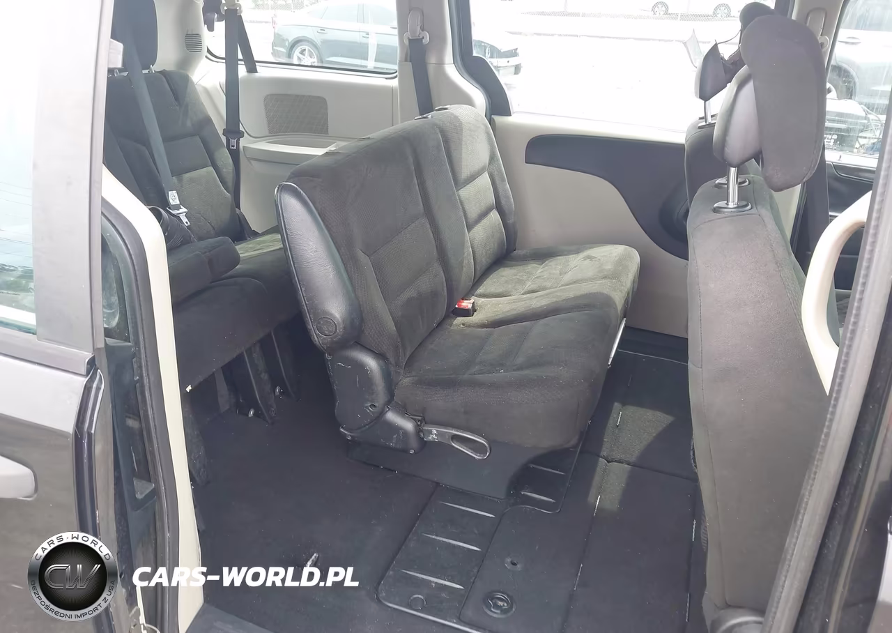 2015 Dodge Grand Caravan American Value Pkg VIN:2C4RDGBG0FR670712 - 8