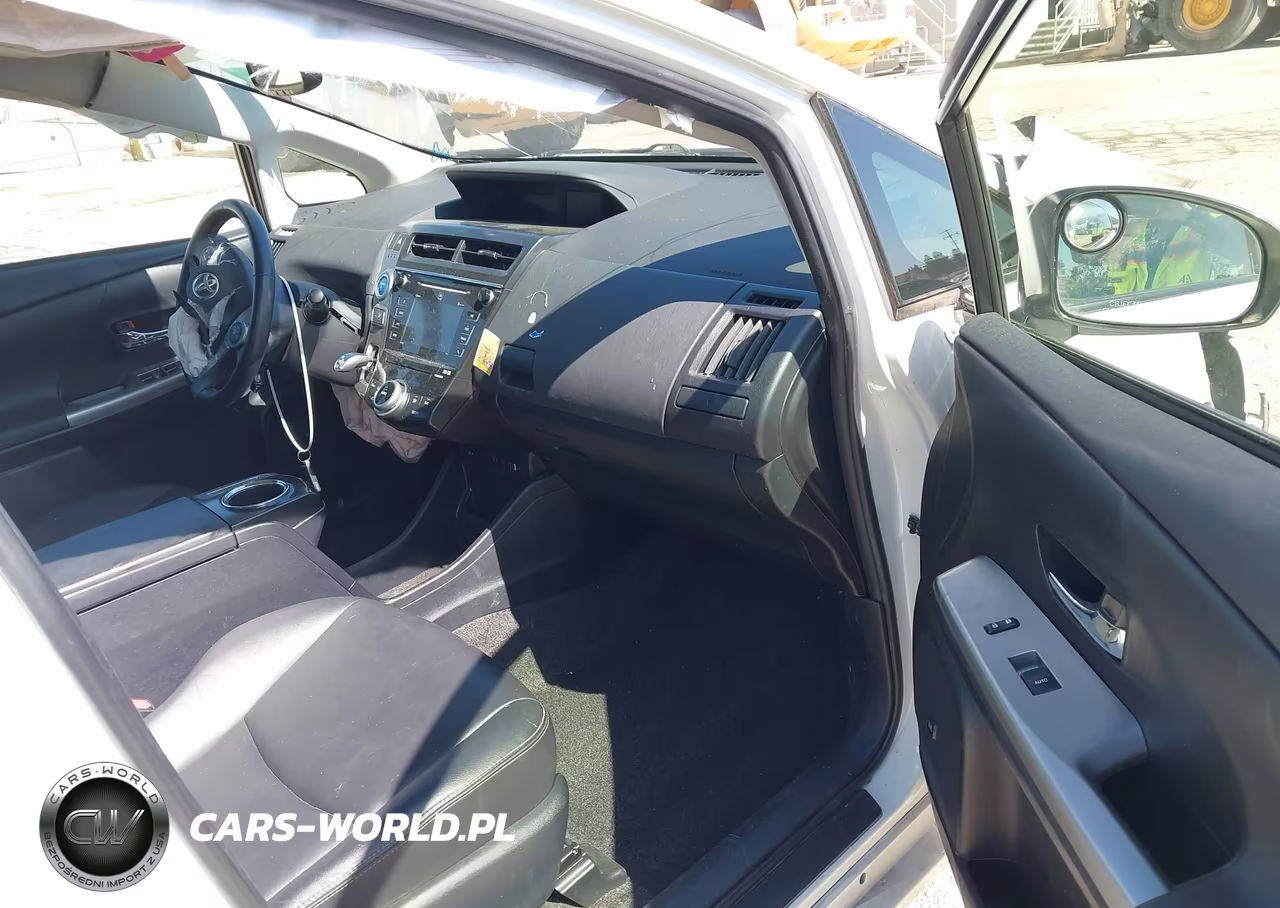 2017 Toyota Prius V Five VIN:JTDZN3EU6HJ061042 - 5