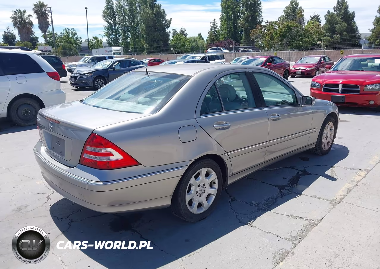 2005 Mercedes-Benz C 240 Luxury VIN:WDBRF61J35A655043 - 4