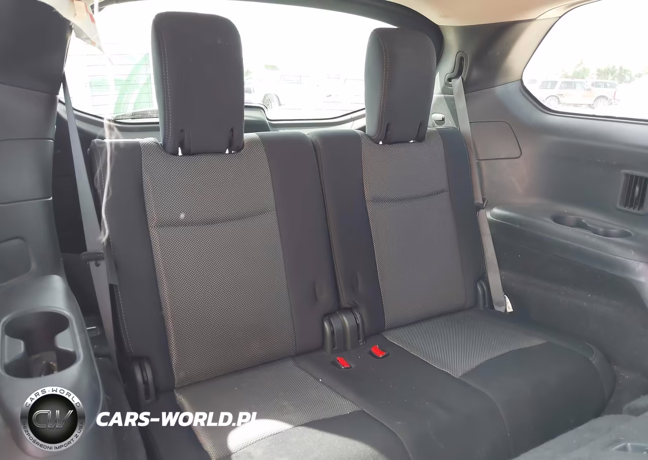 2019 Nissan Pathfinder S VIN:5N1DR2MN8KC596139 - 17