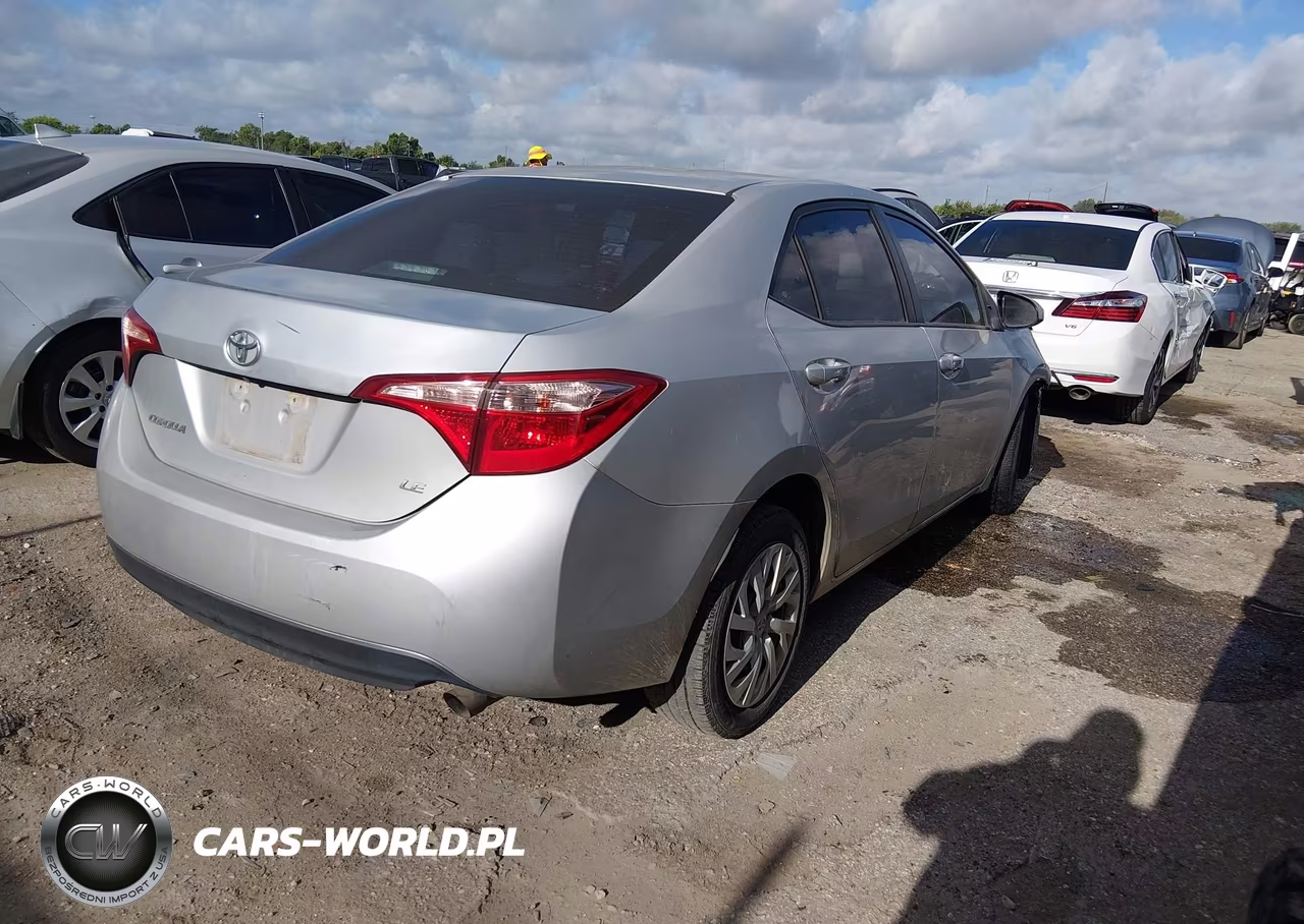 2019 Toyota Corolla Le VIN:5YFBURHE0KP884239 - 4