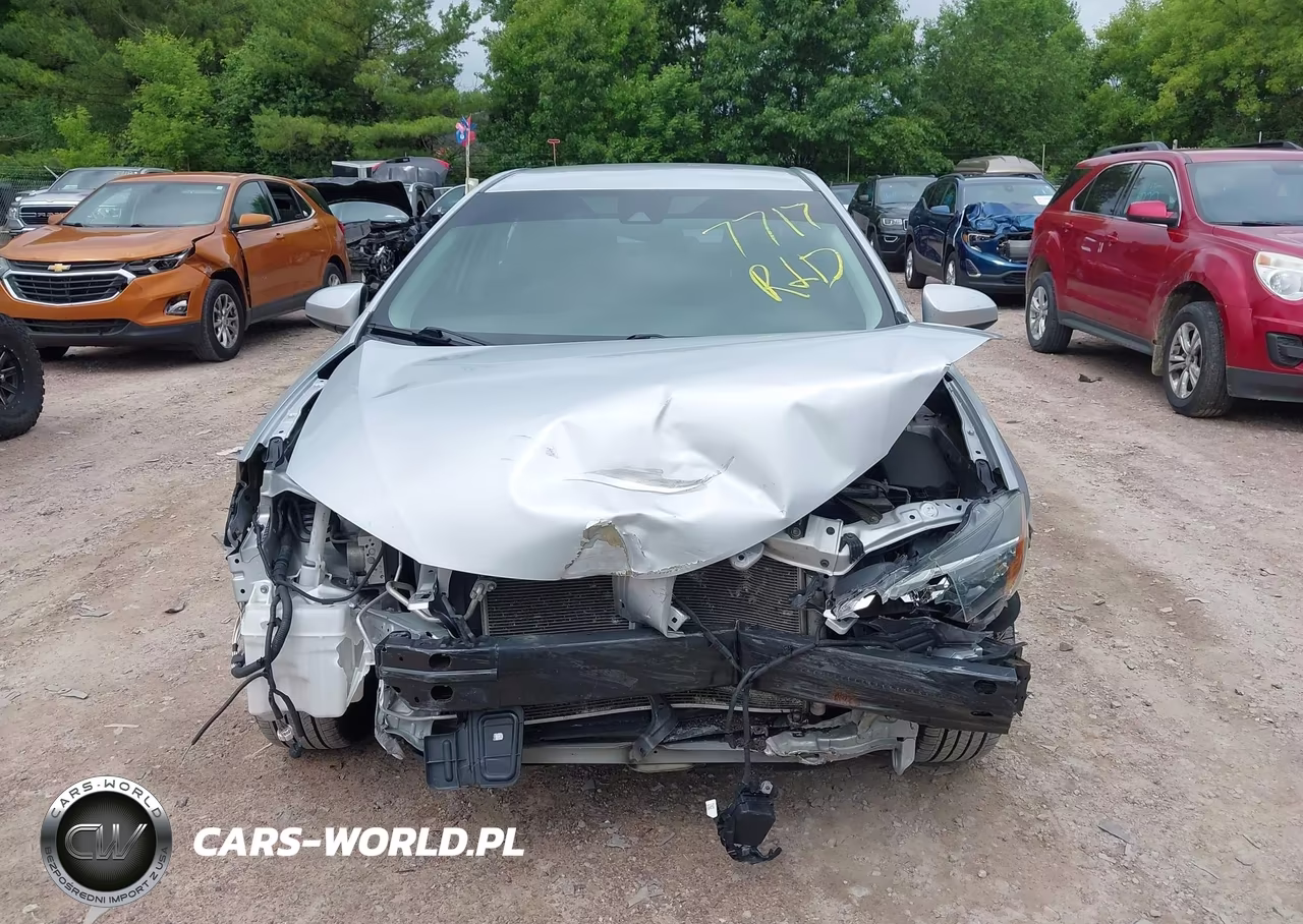 2019 Toyota Corolla Le VIN:2T1BURHE6KC237585 - 13