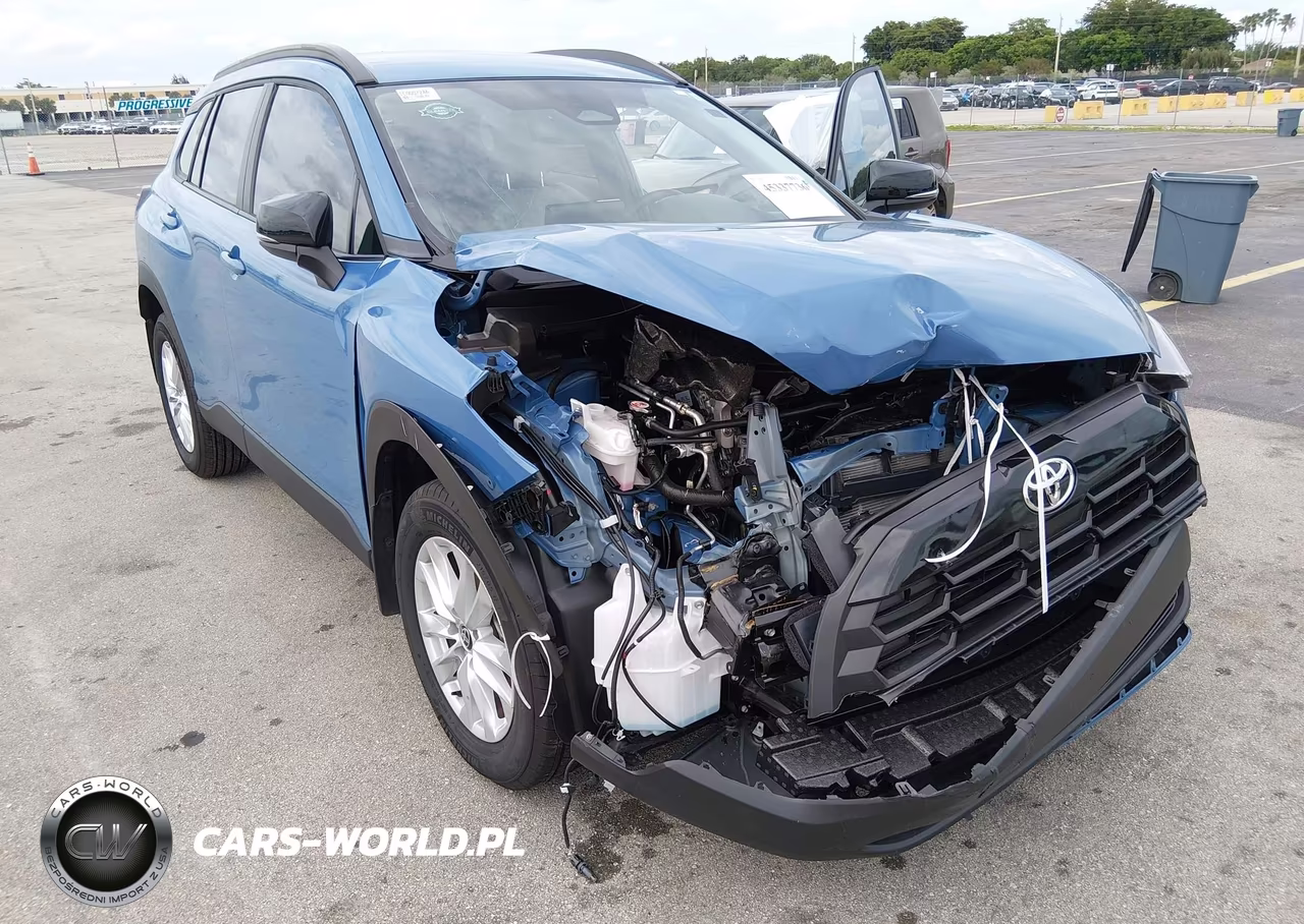 2026 Toyota Corolla Cross Le VIN:7MUCAAAG8TV157293 - 17