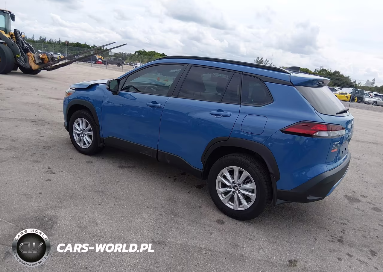 2026 Toyota Corolla Cross Le VIN:7MUCAAAG8TV157293 - 3