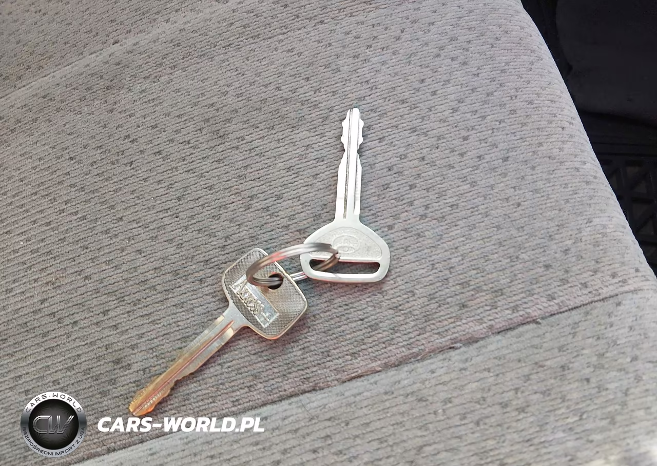 2000 Toyota Camry Le VIN:JT2BG22K8Y0482025 - 11