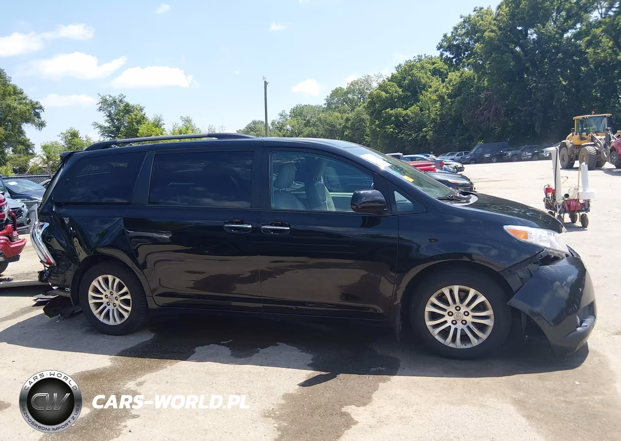 2017 Toyota Sienna Xle 8 Passenger VIN:5TDYZ3DC9HS873446 - 14