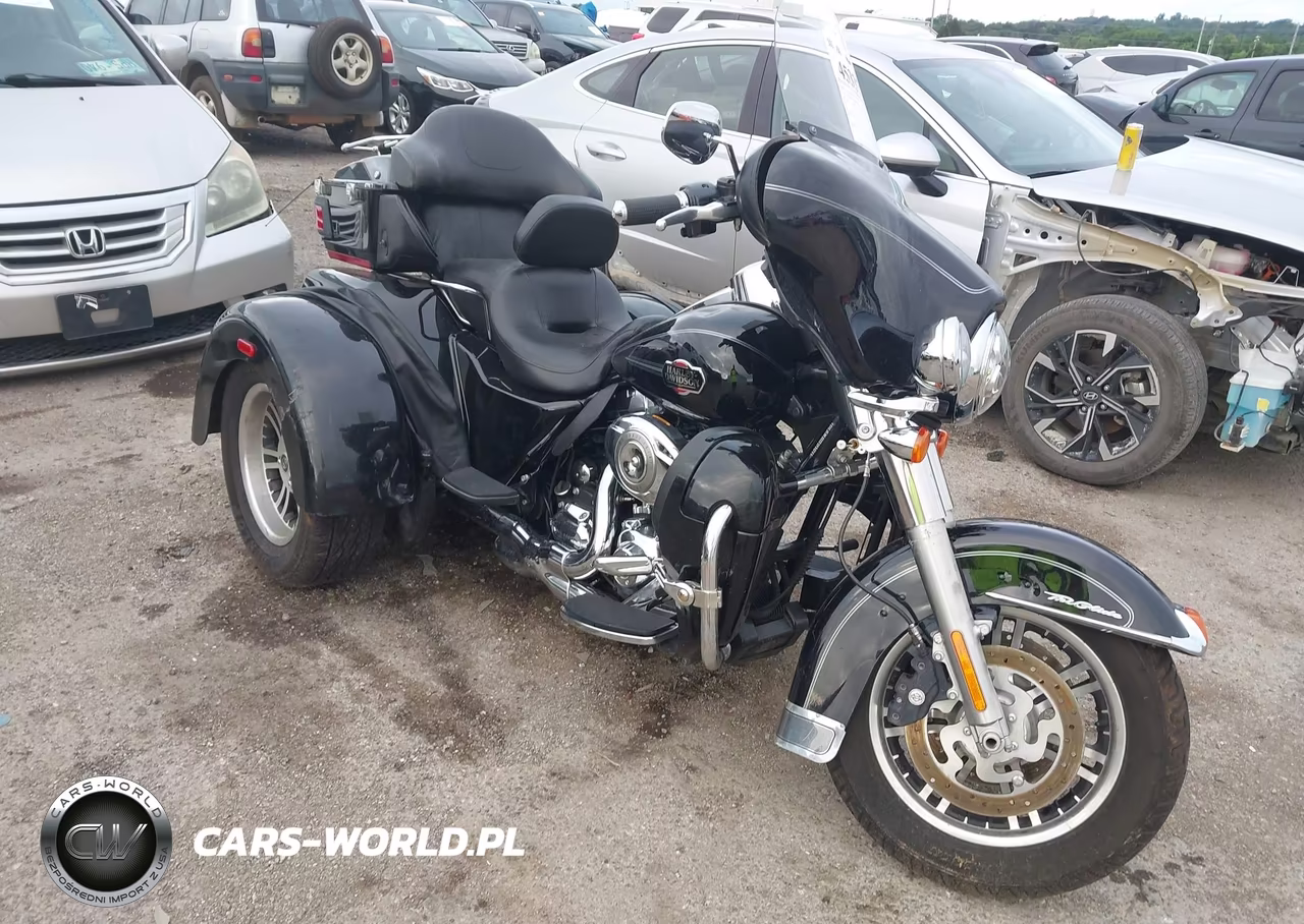 2012 Harley-Davidson Flhtcutg Tri Glide Ultra Classic – zdjęcie 1 z 13