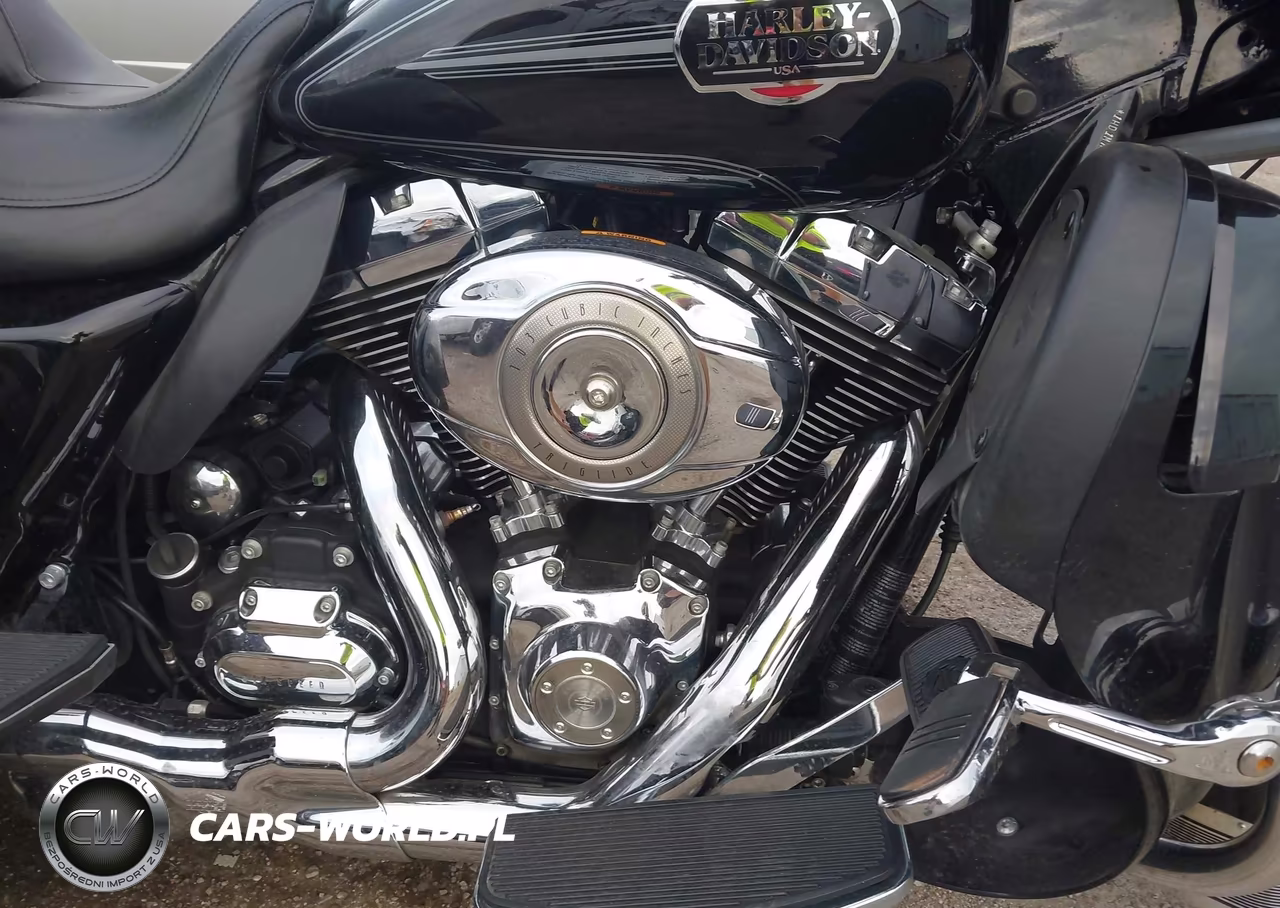 2012 Harley-Davidson Flhtcutg Tri Glide Ultra Classic VIN:1HD1MAM1XCB853076 - 8