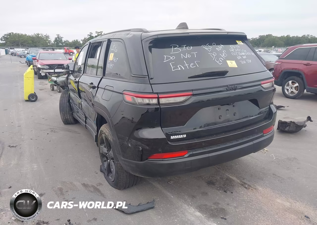 2023 Jeep Grand Cherokee Limited 4X4 VIN:1C4RJHBG9PC541831 - 3
