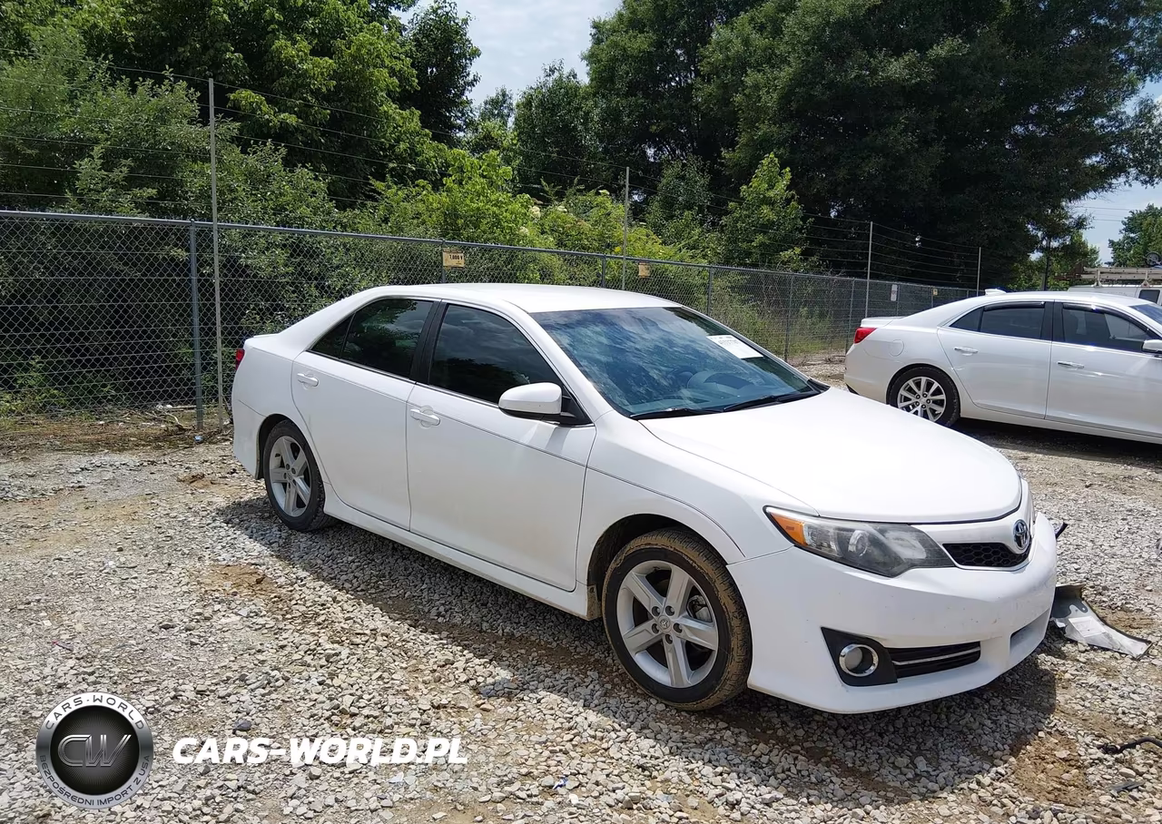 2013 Toyota Camry Se – zdjęcie 1 z 16